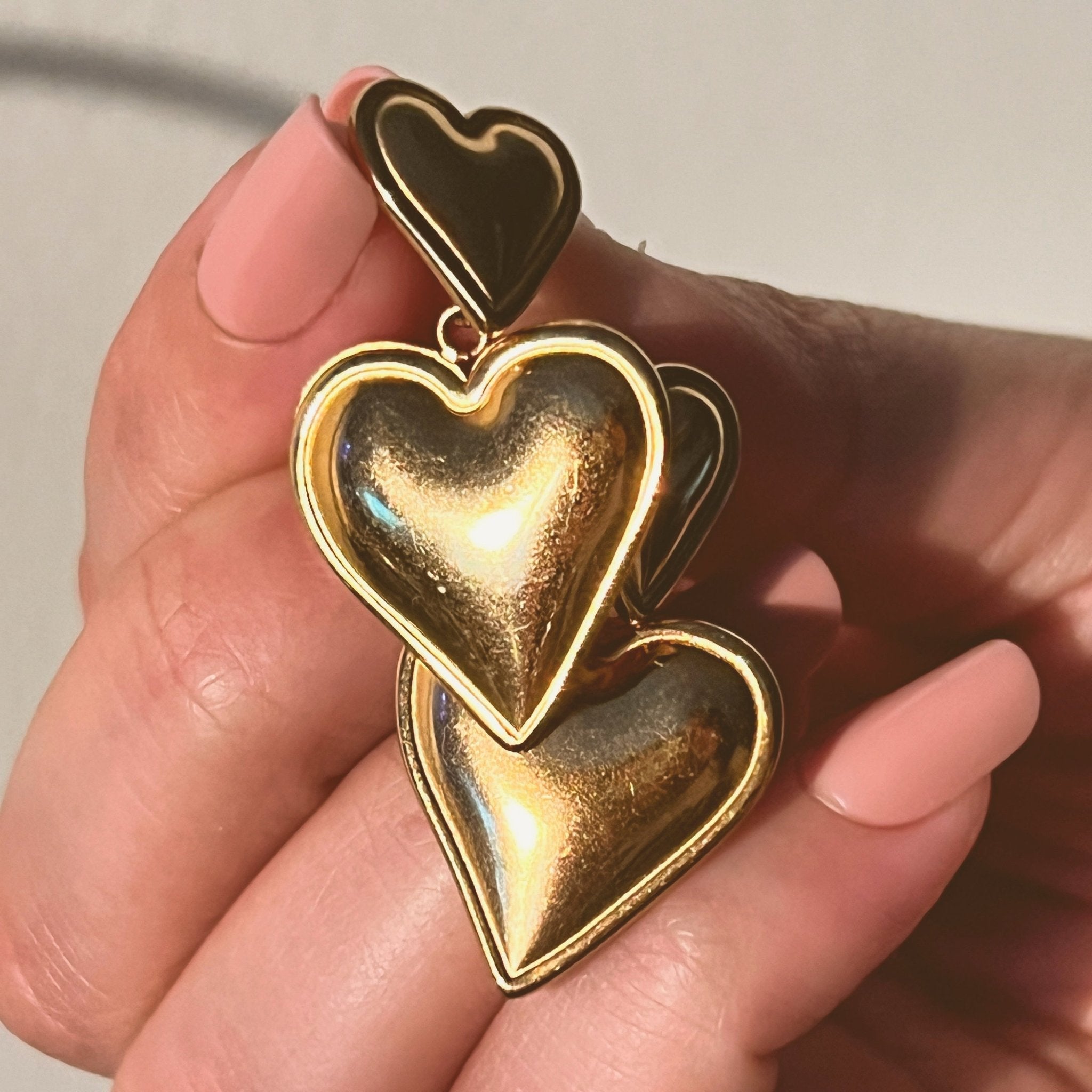 Handmade and carefully selected pieces.