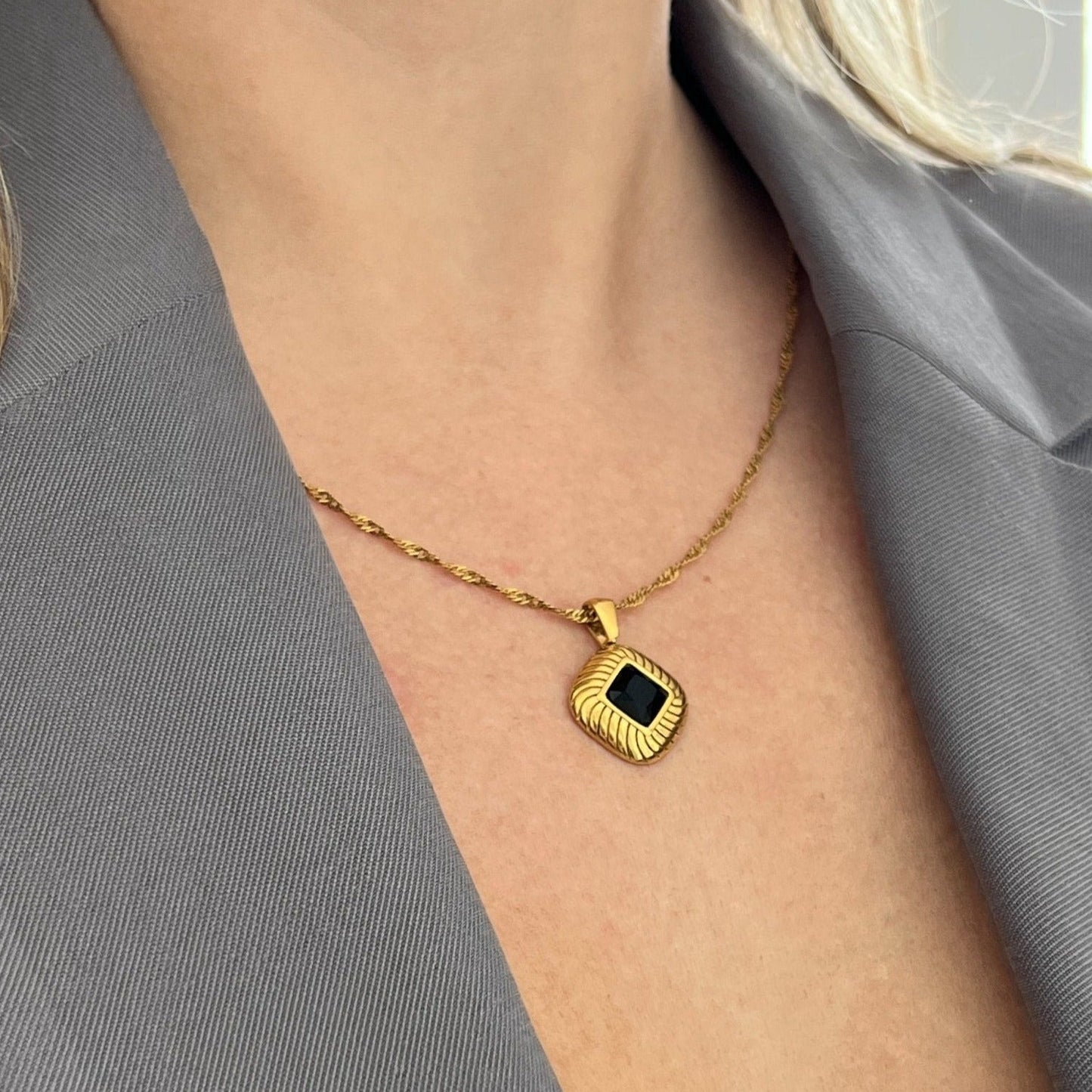 Ralphie Necklace - Club Paradiso -