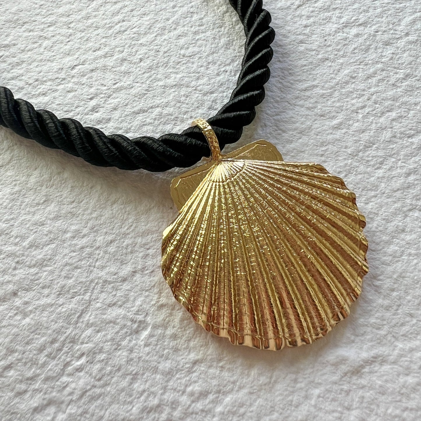 The Resort Shell - Club Paradiso - Necklace -